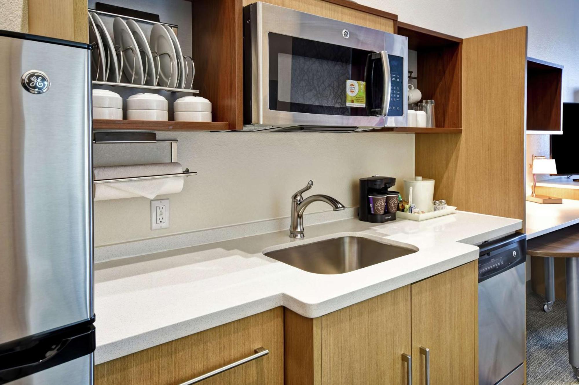 Home2 Suites By Hilton Oklahoma City Airport Екстер'єр фото